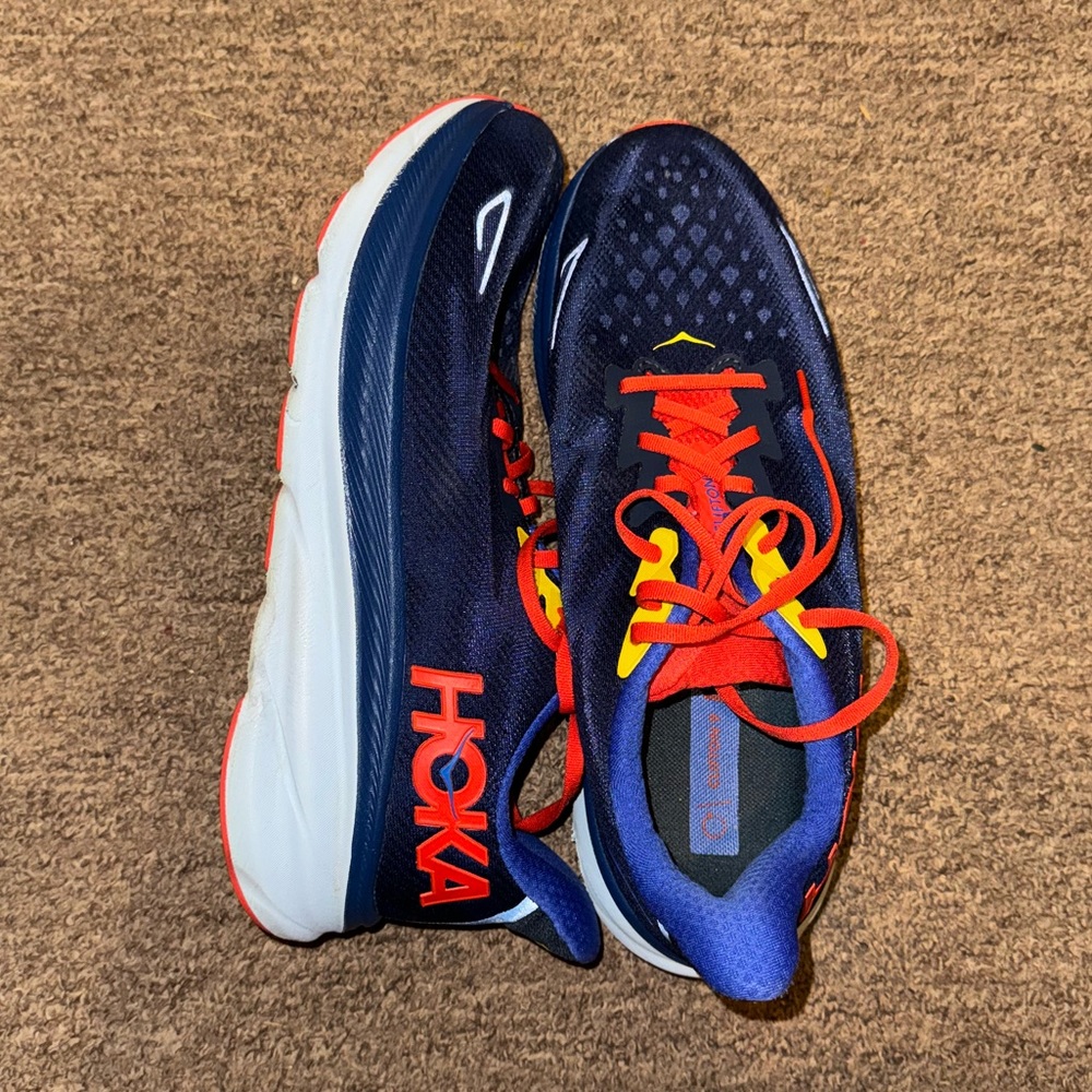 Hoka Clifton 9